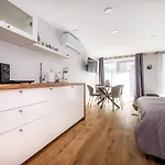 Nauji Apartamentai Su Terasa Tik 300 Metru Iki Juros Palangos Centre Smilciu Gatveje פלאנגה