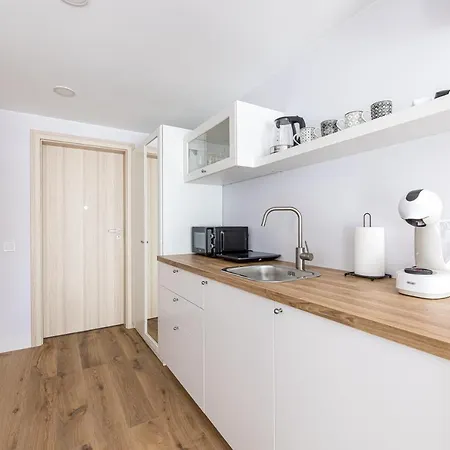 Nauji Apartamentai Su Terasa Tik 300 Metru Iki Juros Palangos Centre Smilciu Gatveje アパート