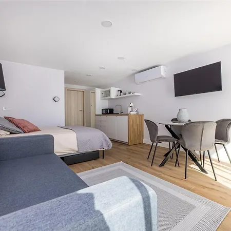 Nauji Apartamentai Su Terasa Tik 300 Metru Iki Juros Palangos Centre Smilciu Gatveje شقة *