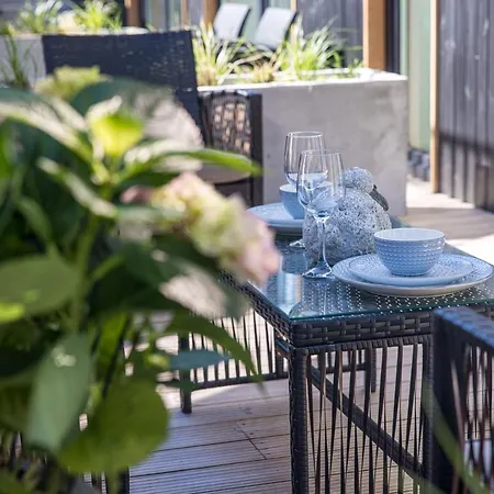 Nauji Apartamentai Su Terasa Tik 300 Metru Iki Juros Palangos Centre Smilciu Gatveje アパート パランガ