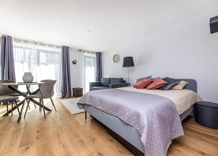 Nauji Apartamentai Su Terasa Tik 300 Metru Iki Juros Palangos Centre Smilciu Gatveje Apartament Połąga