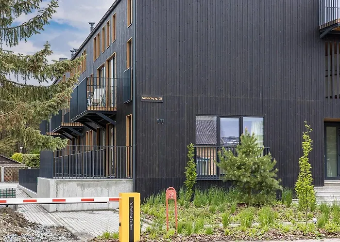 Nauji Apartamentai Su Terasa Tik 300 Metru Iki Juros Palangos Centre Smilciu Gatveje パランガ